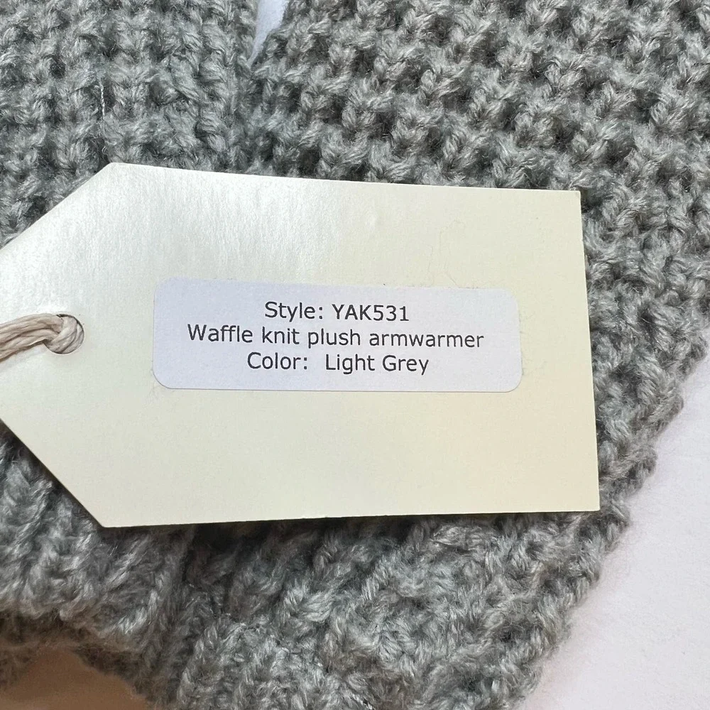 Buji Baja by Hat Attack Waffle Knit Plush Arm Warmer Grey‎ New